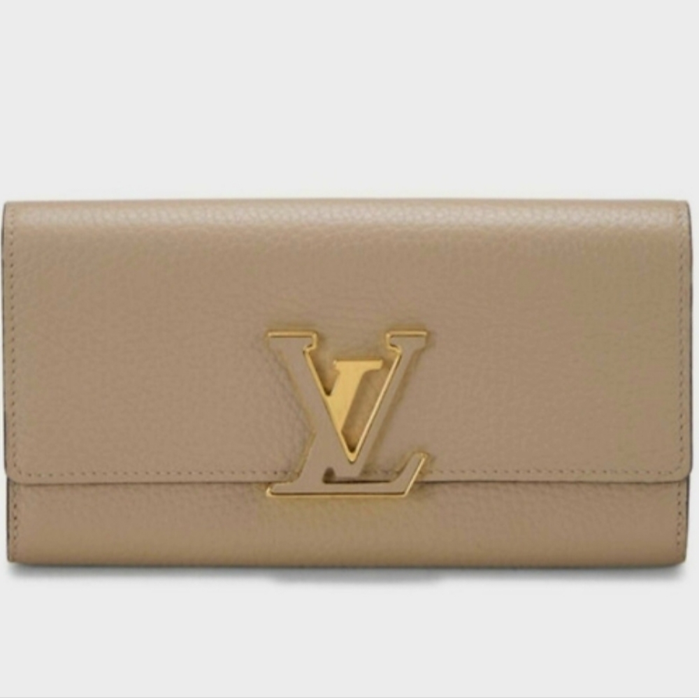 Louis Vuitton Beige Capucines Long Wallet